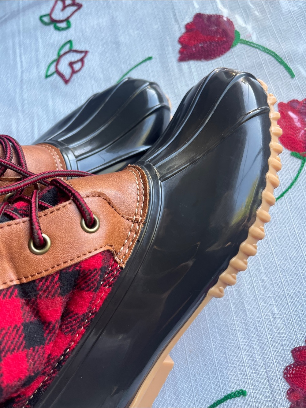 totes Red Black Plaid Winter Rain Duck Boots - Picture 12 of 15